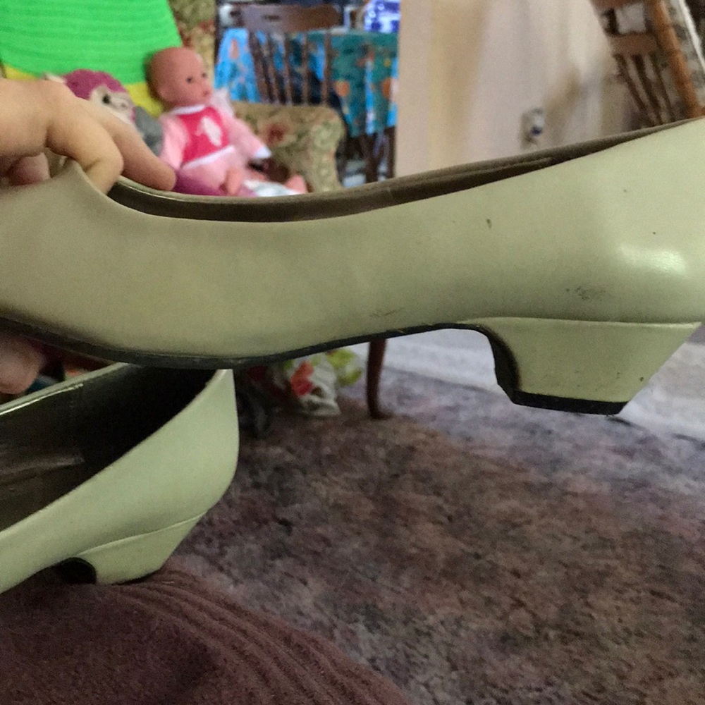 Flats - Picture 2 of 2